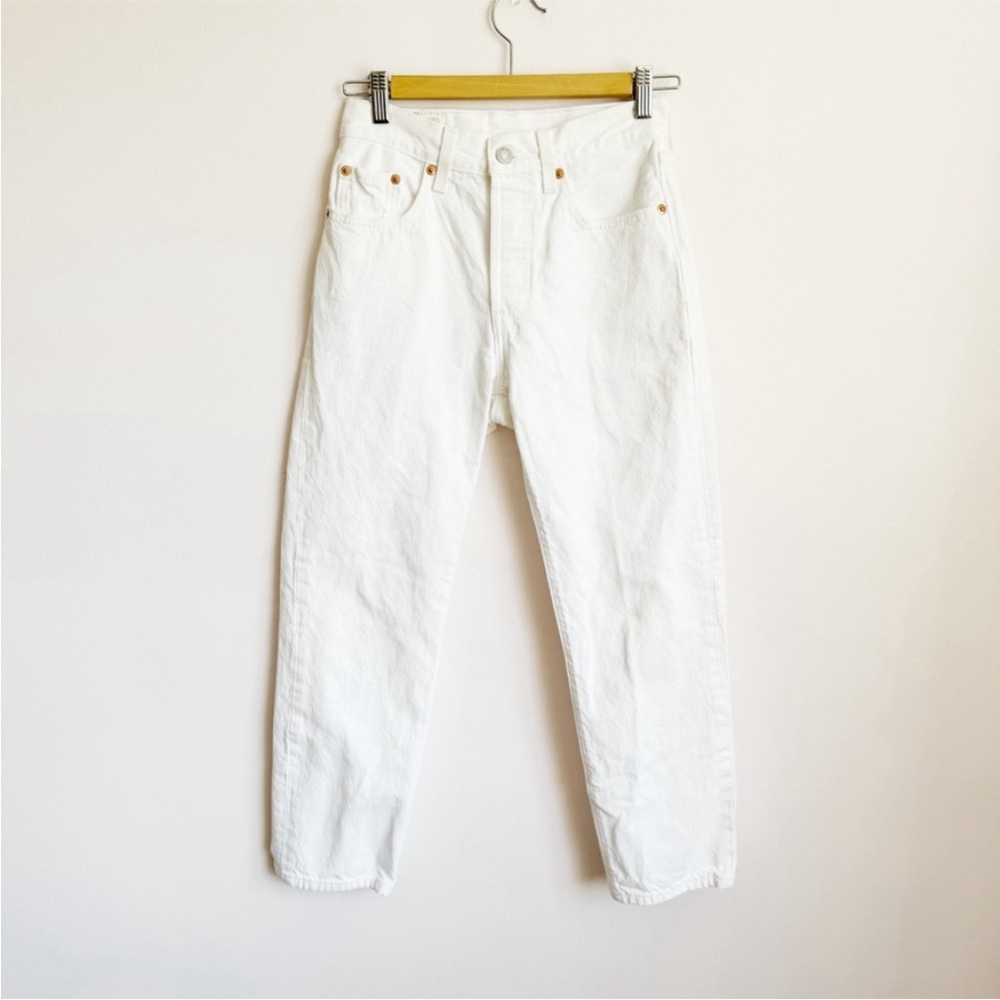 white levi 501 cropped jeans